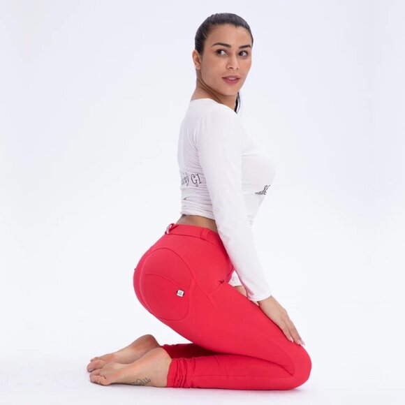 Red Pants - Low rise Butt Lifting Yoga Pants Booty Pop Pants - Activewear - Picture 5 of 9